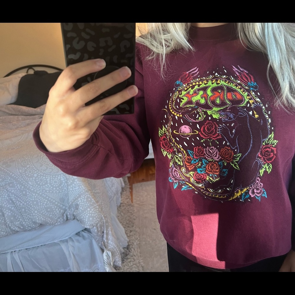 Sz small crewneck